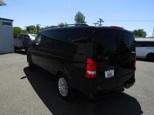 2017 Mercedes-Benz Metris Base