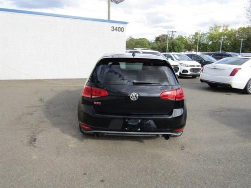 2015 Volkswagen Golf GTI 2.0T SE w/Performance Package 4-Door