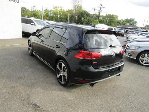 2015 Volkswagen Golf GTI 2.0T SE w/Performance Package 4-Door