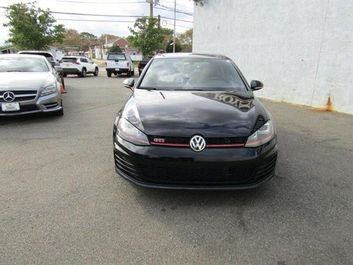 2015 Volkswagen Golf GTI 2.0T SE w/Performance Package 4-Door