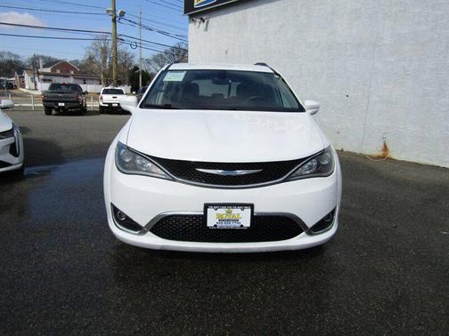 2018 Chrysler Pacifica Touring-L