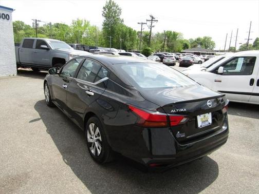 2022 Nissan Altima S FWD