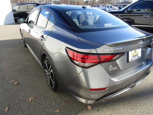 2022 Nissan Sentra SR