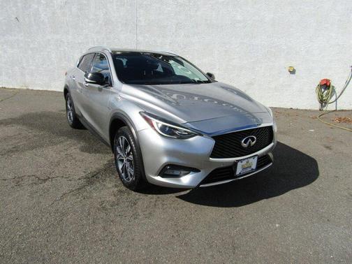 2018 INFINITI QX30 Premium