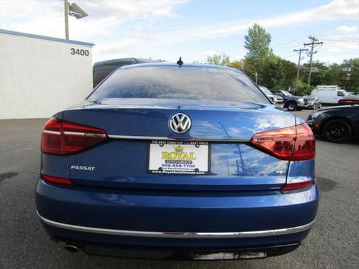 2017 Volkswagen Passat 1.8T R-Line w/Comfort