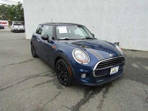 2017 MINI Hardtop Cooper