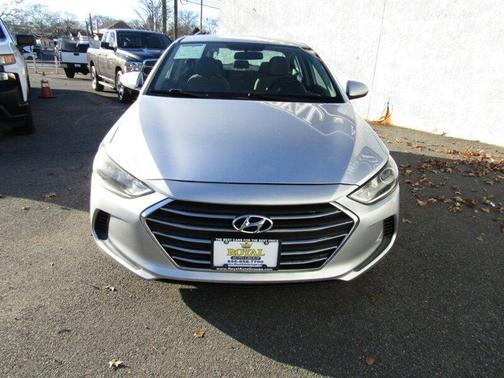 Molten Silver 2017 Hyundai ELANTRA SE