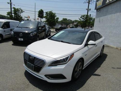 2017 Hyundai SONATA Hybrid Limited