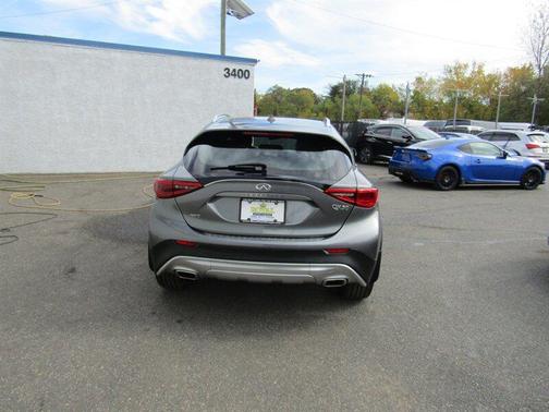 2018 INFINITI QX30 Premium