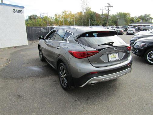 2018 INFINITI QX30 Premium