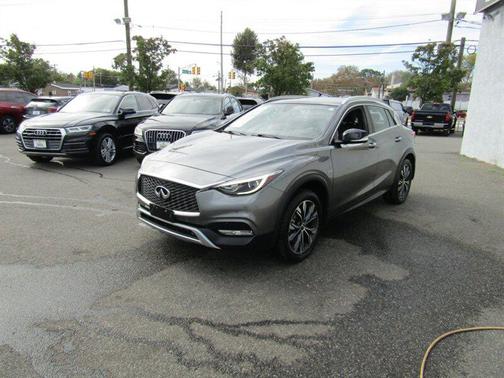 2018 INFINITI QX30 Premium