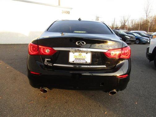 2015 INFINITI Q50 Base