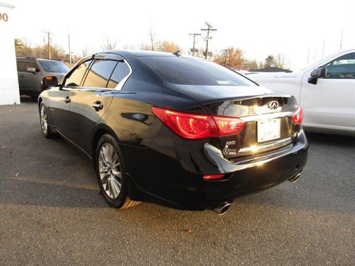2015 INFINITI Q50 Base