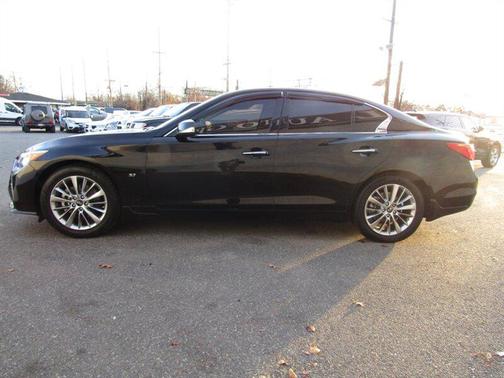 2015 INFINITI Q50 Base