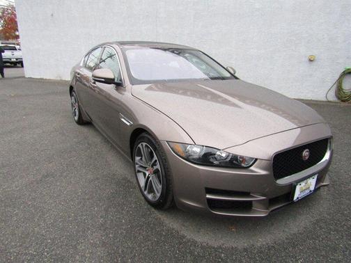 2017 Jaguar XE 35t Premium