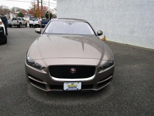 2017 Jaguar XE 35t Premium