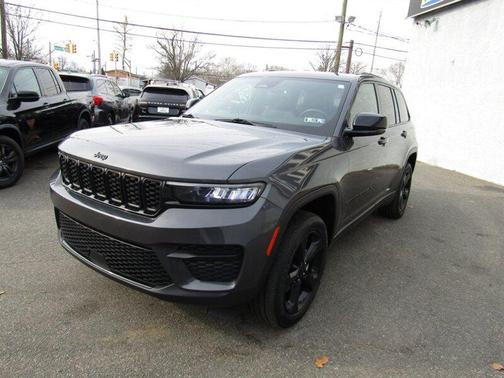 2022 Jeep Grand Cherokee Altitude