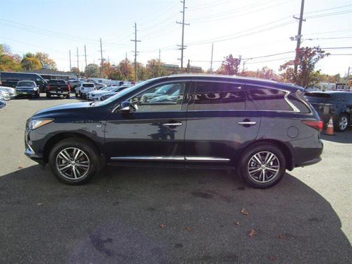 2017 INFINITI QX60 Base