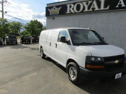Summit White 2018 Chevrolet Express 2500 Work Van