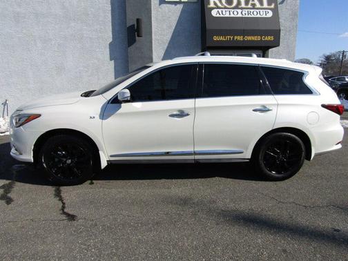 2017 INFINITI QX60 Base