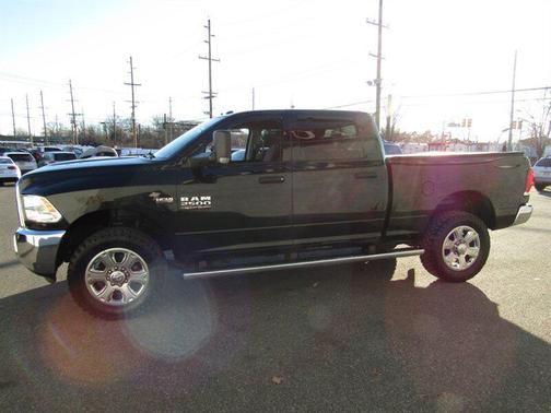 2018 RAM 2500 Tradesman Crew Cab 4x4 6'4' Box