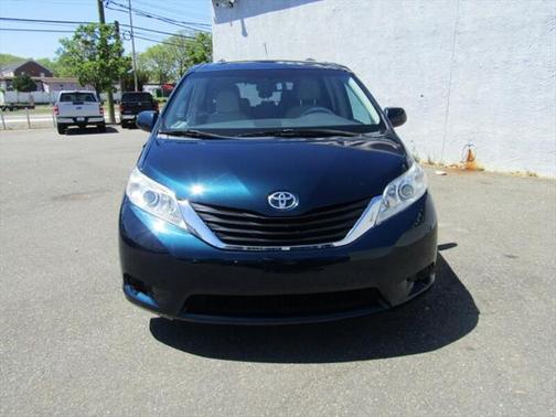 2012 Toyota Sienna LE