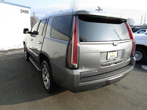 2018 Cadillac Escalade Luxury