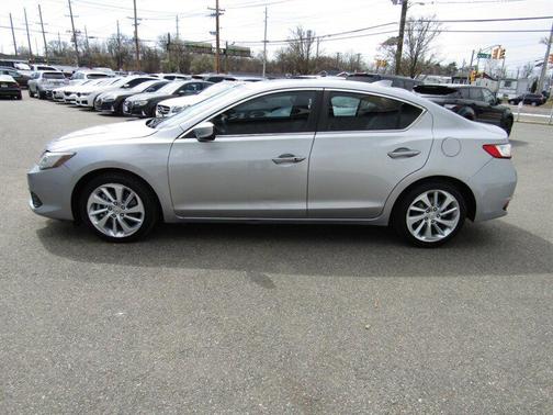 Lunar Silver Metallic 2018 Acura ILX Base