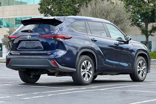 2024 Toyota Highlander XLE