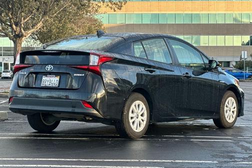 2020 Toyota Prius LE
