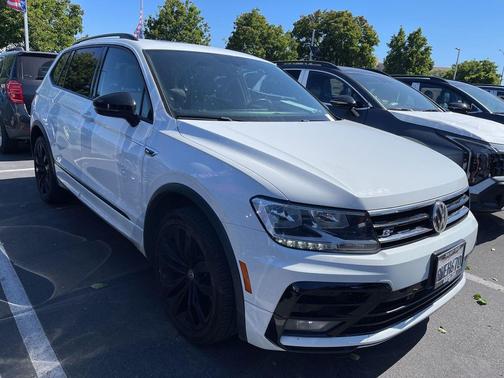 Pure White 2021 Volkswagen Tiguan 2.0T SE R-Line Black 4MOTION
