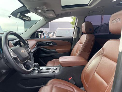 Mosaic Black Metallic 2018 Chevrolet Traverse High Country