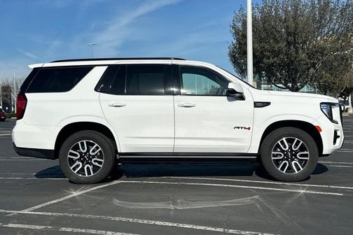2023 GMC Yukon 4WD AT4