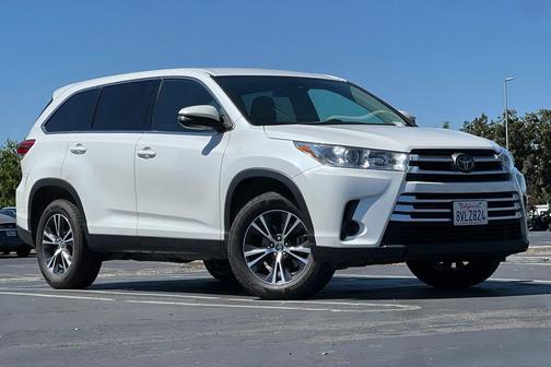 2019 Toyota Highlander LE