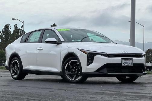 2025 Kia K4 EX