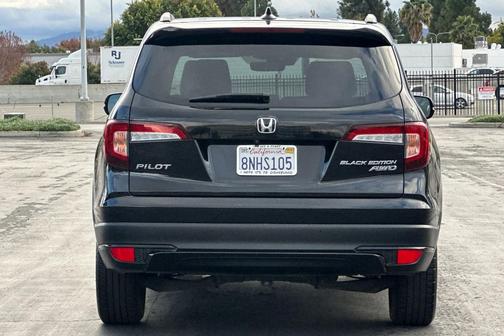 2020 Honda Pilot AWD Black Edition