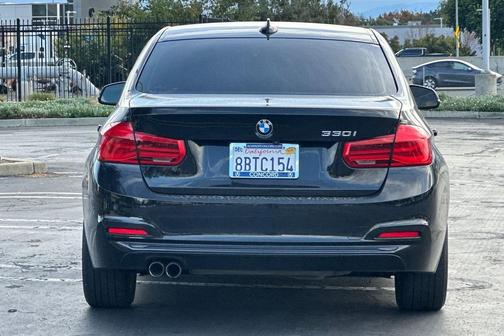 2018 BMW 330 330i