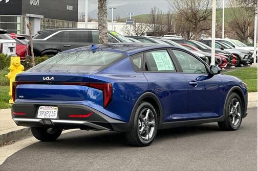 2025 Kia K4 LXS