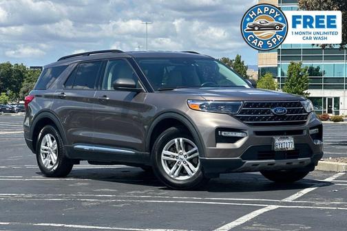 Stone Gray Metallic 2021 Ford Explorer XLT