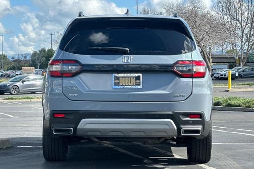 2023 Honda Pilot AWD Elite