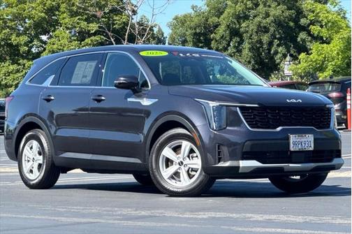 2025 Kia Sorento LX