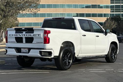 2025 Chevrolet Silverado 1500 Custom