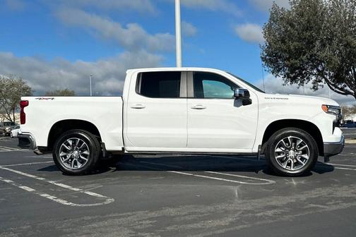 Summit White 2026 Chevrolet Silverado 1500 LT