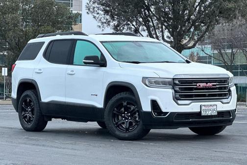 2022 GMC Acadia AWD AT4