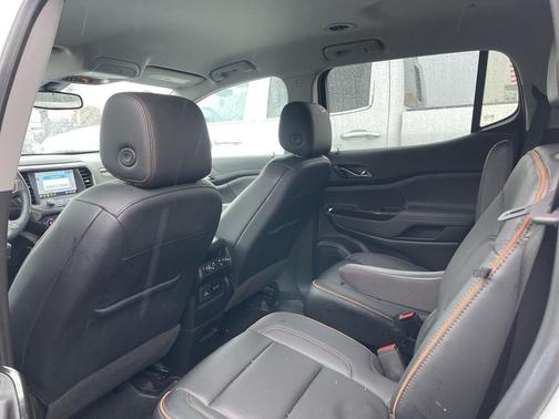 2022 GMC Acadia AWD AT4