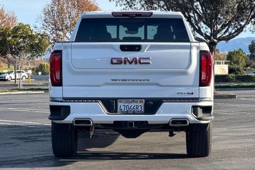 2022 GMC Sierra 1500 AT4