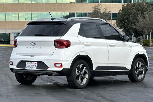 2023 Hyundai VENUE Limited