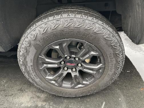 2024 GMC Canyon Elevation