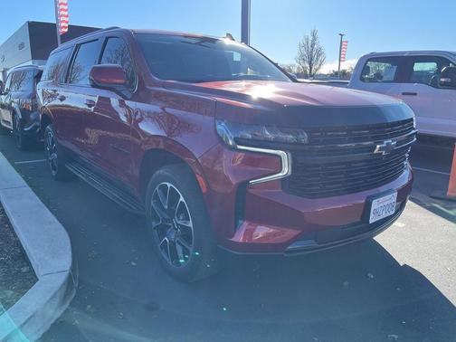 2023 Chevrolet Suburban RST