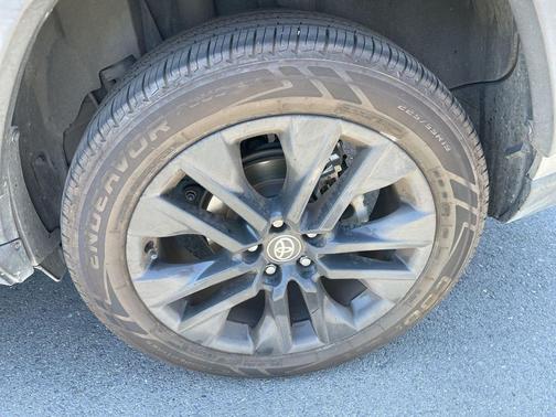 Silver Sky Metallic 2020 Toyota RAV4 XLE Premium